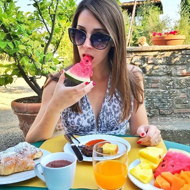 L’estate sta finendo, ma a Villa Barberino ce la godiamo fino all’ultimo, freschissimo, morso ️ Ph by @chiara_the_beauty_blog ️ •
•
•