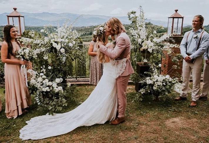 “And now you may kiss the bride” photographer:@khiria videophotographer:@jana_buskova_videography florist:@vogliadiverde A/V:@weddingmusicandlights